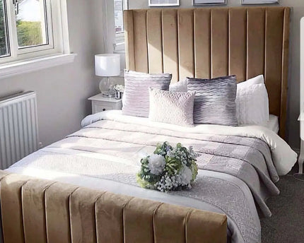 The Amor wingback bed with footboard in mink
