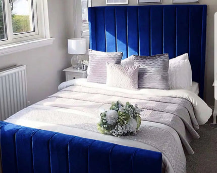 The Amor wingback bed with footboard in blue